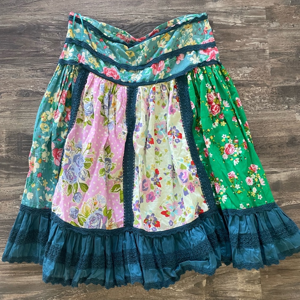 Matilda Jane Good Hart Weekender Flowered Skirt Medium